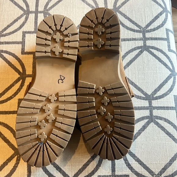 Steve Madden loafers. - Picture 4 of 7